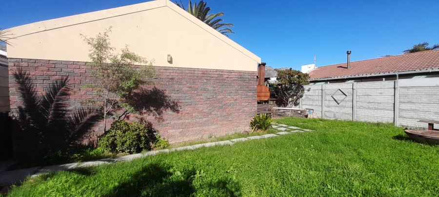 2 Bedroom Property for Sale in Sea Breeze Western Cape